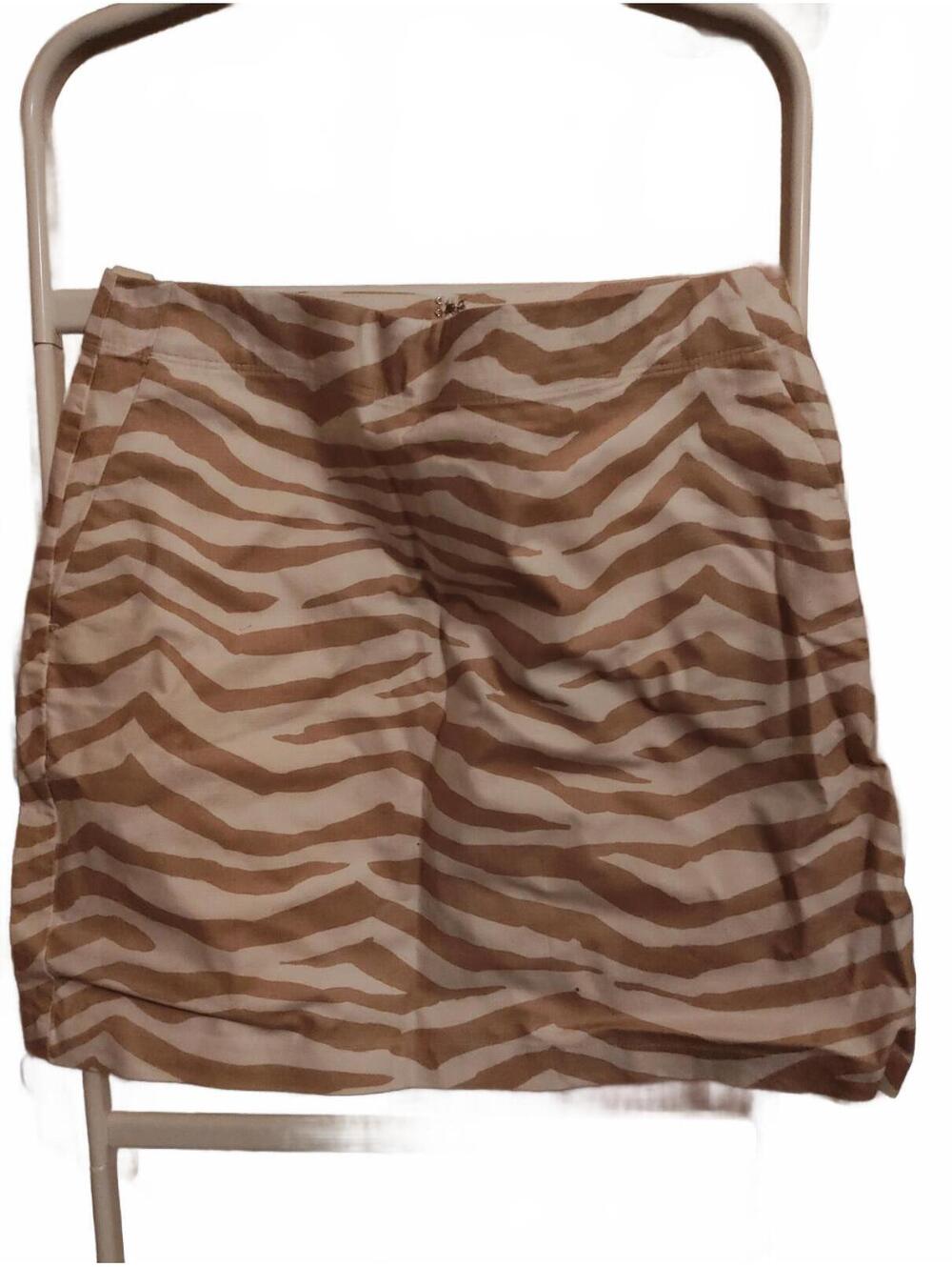 NWT - Loft mini skirt - L - zigzag pattern - EUC see pics